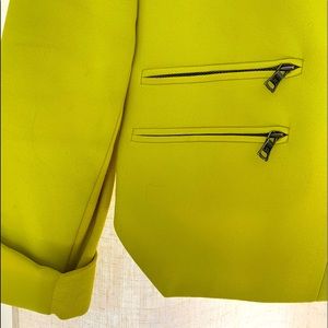 BCBG fitted crop jacket in chartreuse